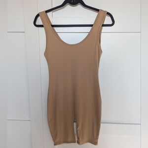 Popular 21 Tan/Rust/Black Sleeveless Romper Suit Size Medium